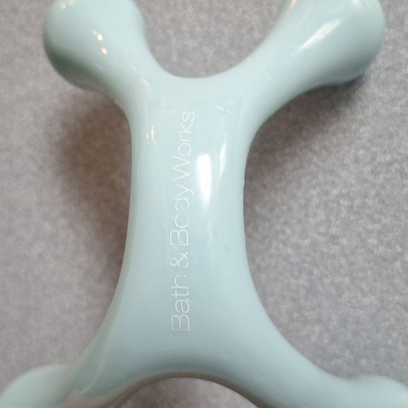 🎁Bath & Body Works Aqua Handheld Massager FREE with Bundle Purchase! - Picture 2 of 5